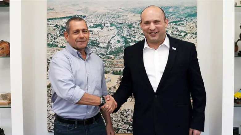 ראש הממשלה בנט עם ראש השב"כ ארגמן