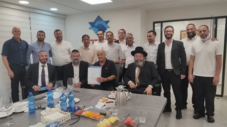 חתימת ההסכם