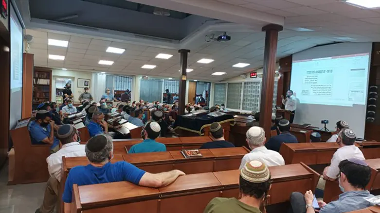 כנס אוצר הארץ בישיבת הארץ בחיפה