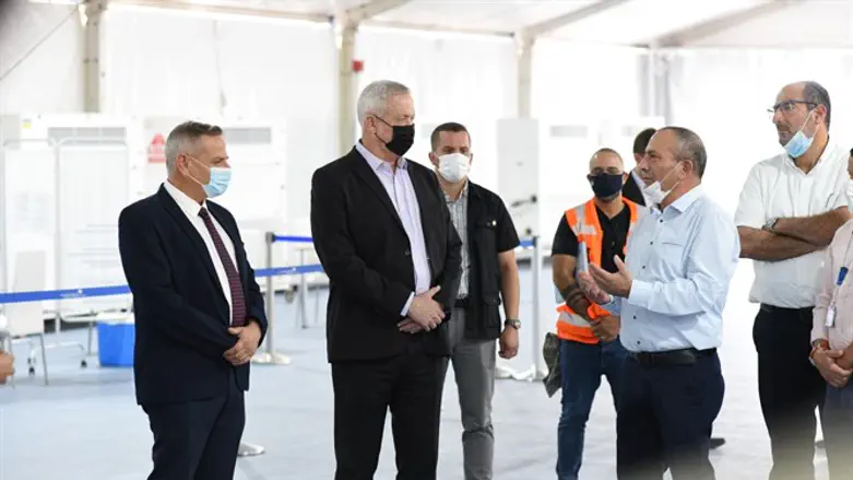 גנץ והורוביץ בנתב"ג