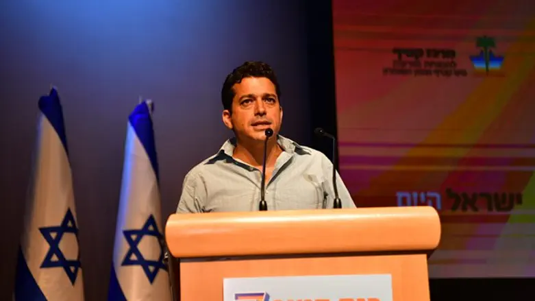 Амихай Шикли