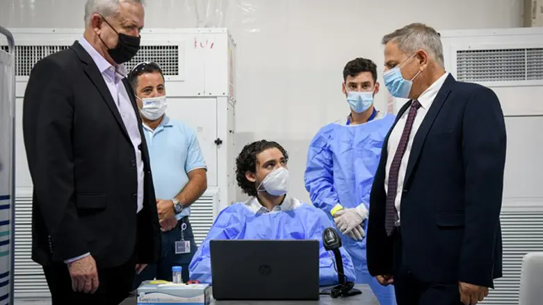 גנץ והורוביץ בנתב"ג