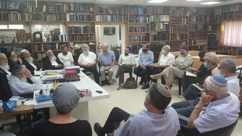 הנהלת החמ"ד במפגש עם הרבנים