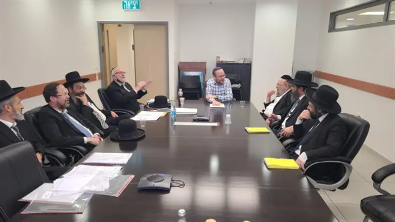 הדיינים שיבדקו את הבחינות