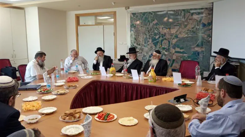 הרב שמואל אליהו קורא לתמוך באוצר הארץ