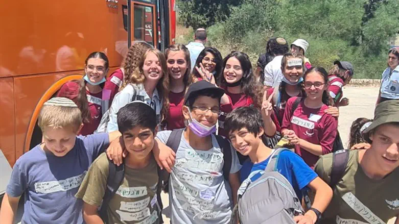 חניכים במחנה