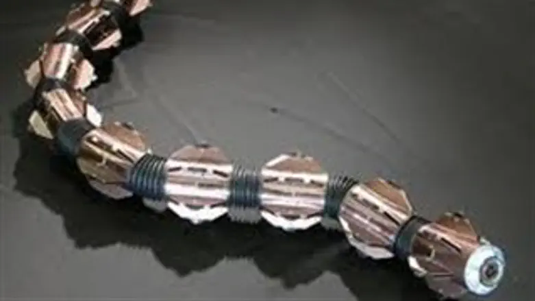 רובוט נחש מחלץ