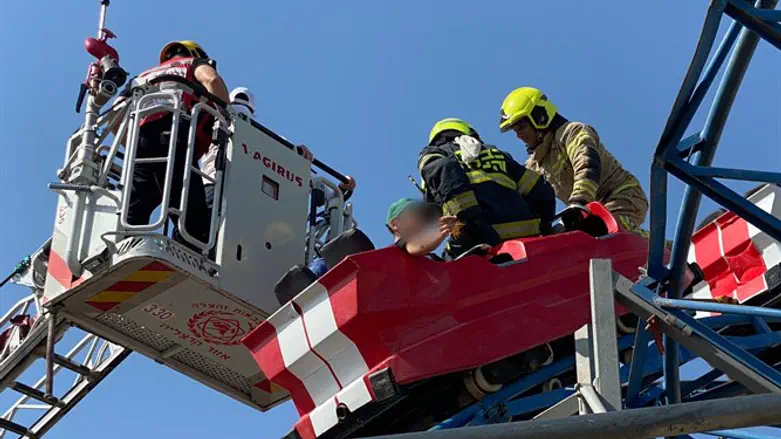 Спасение детей с американских горок в Бней-Браке