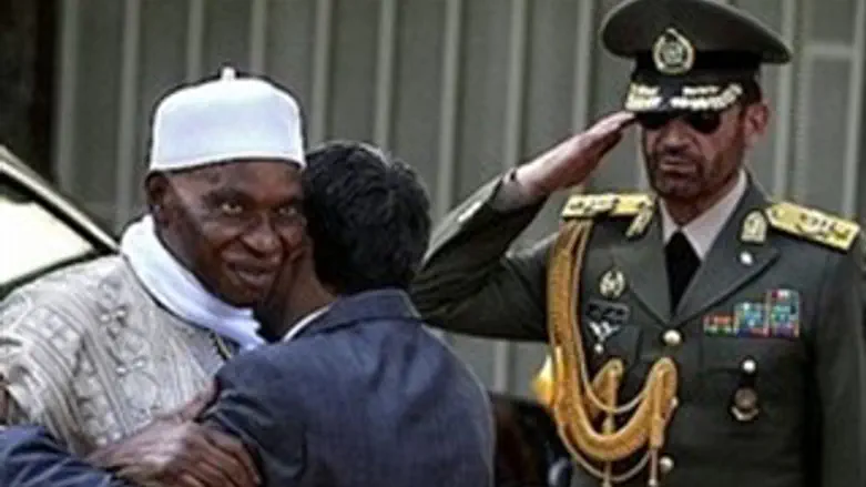 עם נשיא סנגל