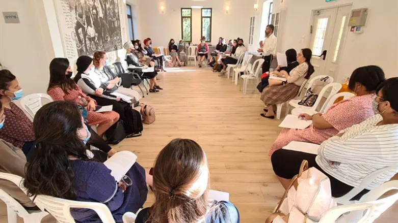 חונכות יד לאחים ביום העיון