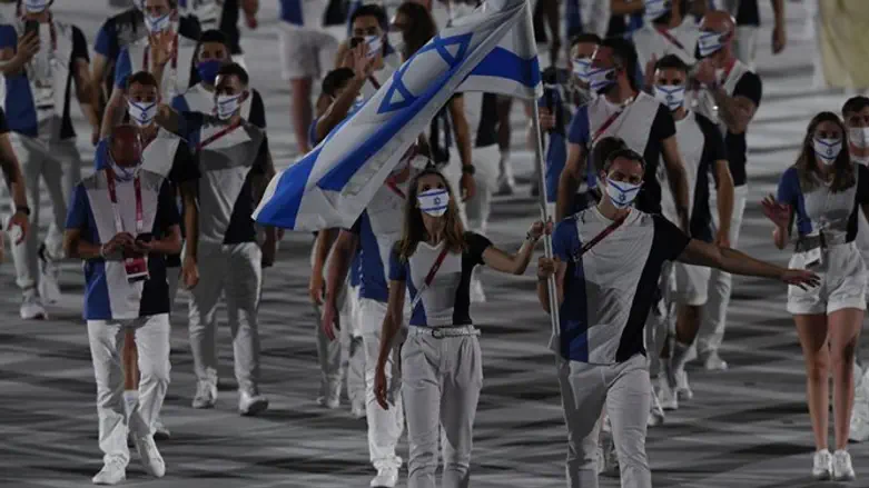 Израильская делегация на церемонии открытия Олимпиады-2020 в Токио