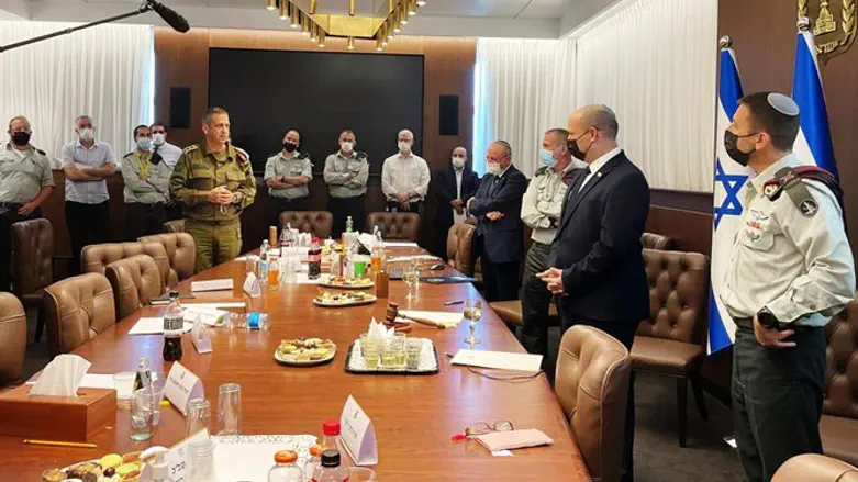 נפרדים מאבי בלוט