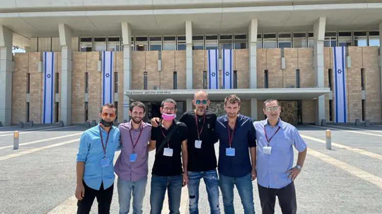 בעד חוק הקנאביס