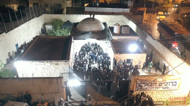 הכניסה לקבר יוסף