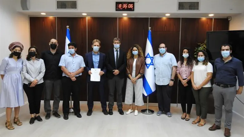 מסירת דוח פולקמן