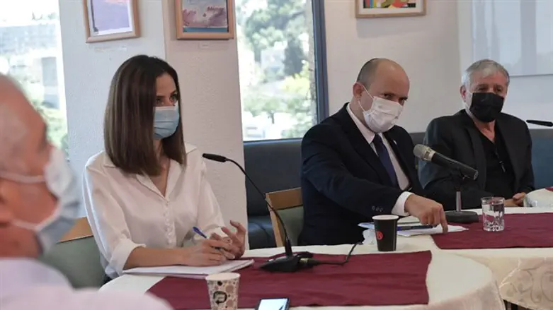 PM Bennett at a Jerusalem nursing home