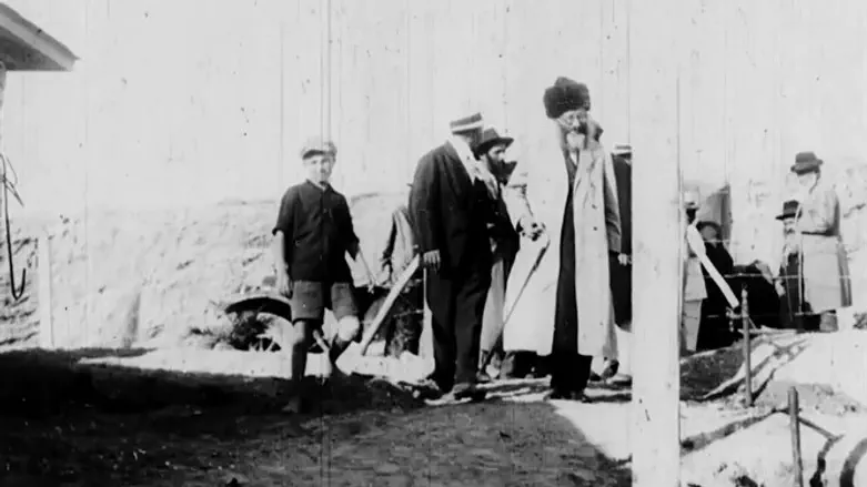 Уникальные кадры: рабби Кук в Бней-Браке