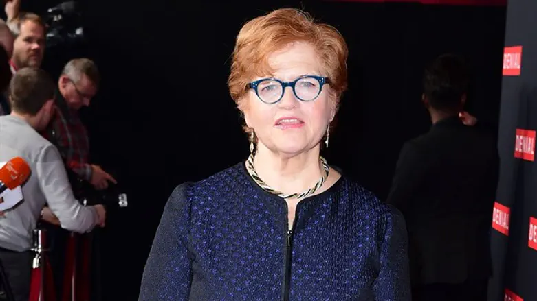 דברה ליפשטט