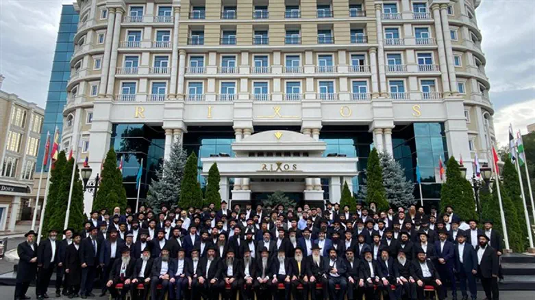 השליחים במהלך הכינוס