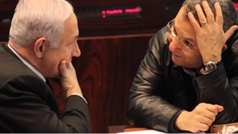 מי שולט? נתניהו וברק