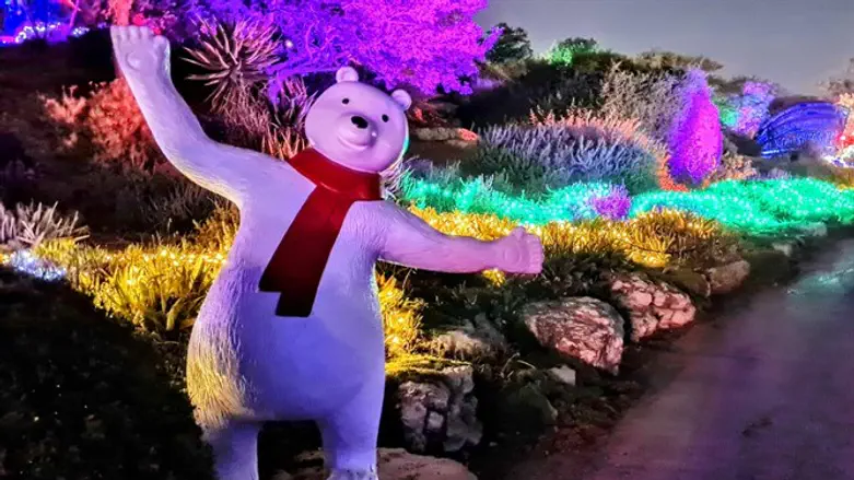 ממלכת השלג עם דוב הקוטב בגן הבוטני