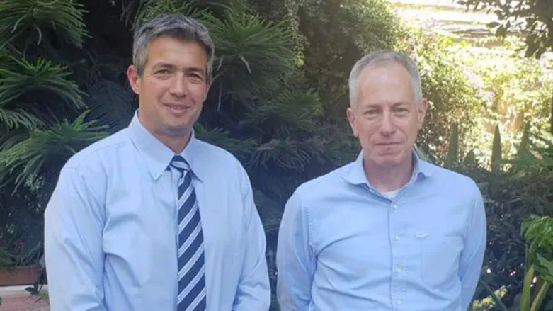 Communications Minister Yoaz Hendel and US Chargé d'Affaires Michael Ratney