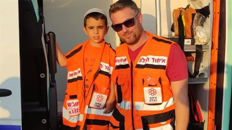 Меир и спасенный им мальчик