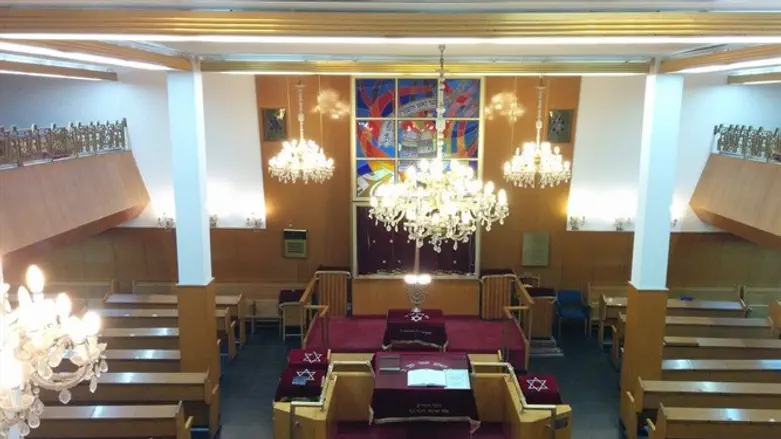 בית הכנסת קוממיות אברהם הרב גורן