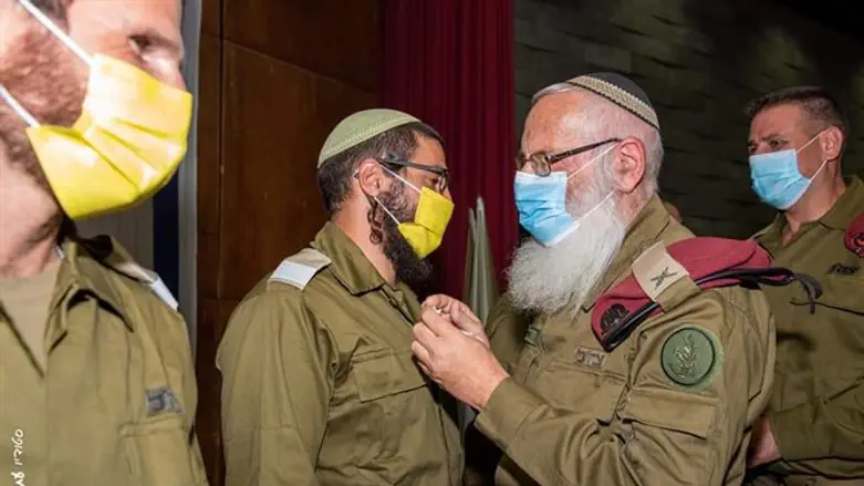 הרב אייל קרים בטקס סיום קורס הרבנים הצבאיים