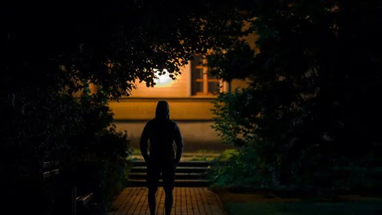 פורץ, אילוסטרציה