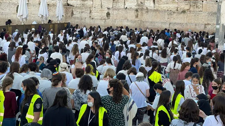 «Женщины Стены» у Стены плача