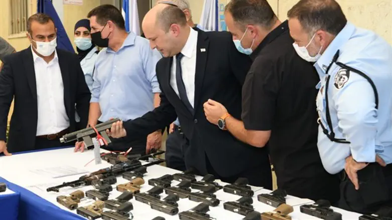 בנט בחפ"ק המבצעי