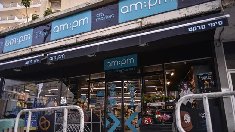 "ישנן ידיעות על יותר ממאה בתי עסק בת"א שפועלים בשבת". אילוסטרציה