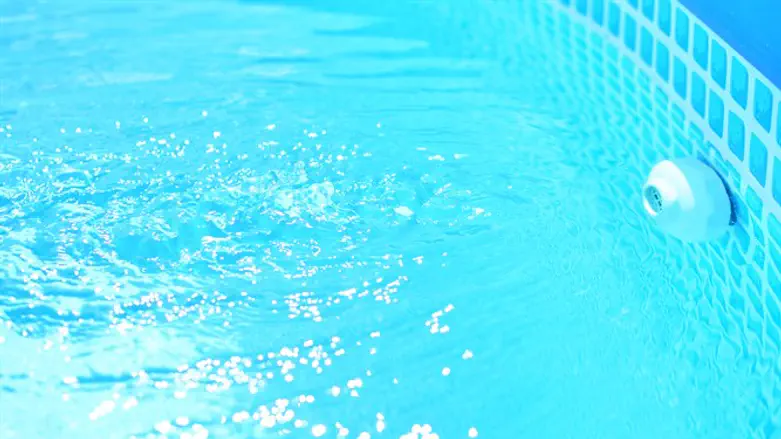 בן 7 טבע לאחר שידו נלכדה במשאבה