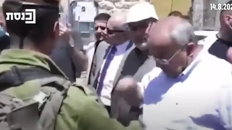 MK Tibi's interaction with the soldier