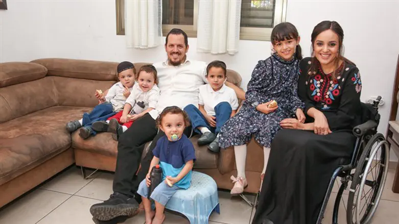 בת חן אלישביץ, הבעל והילדים