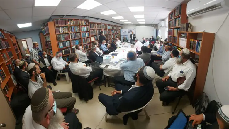 דייני הממונות בכנס בבית אורות