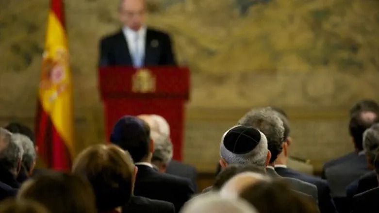 Madrid ceremony marking pass of citizenship law