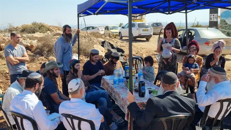 הרבנים ב"קומי אורי"