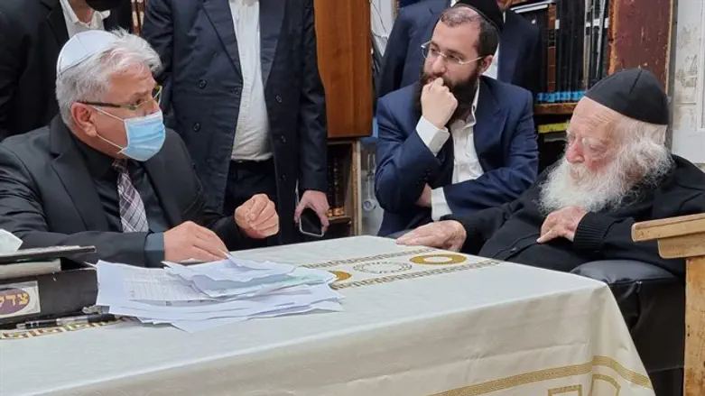 הרב חיים קנייבסקי ופרופ' זרקא