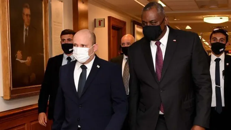 Bennett and Austin in the Pentagon