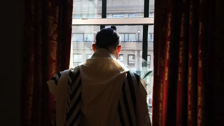 זקוק להרבה תפילות. רה"מ בנט במלונו בארה"ב