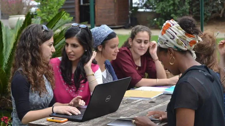 סטודנטיות במכללת תלפיות