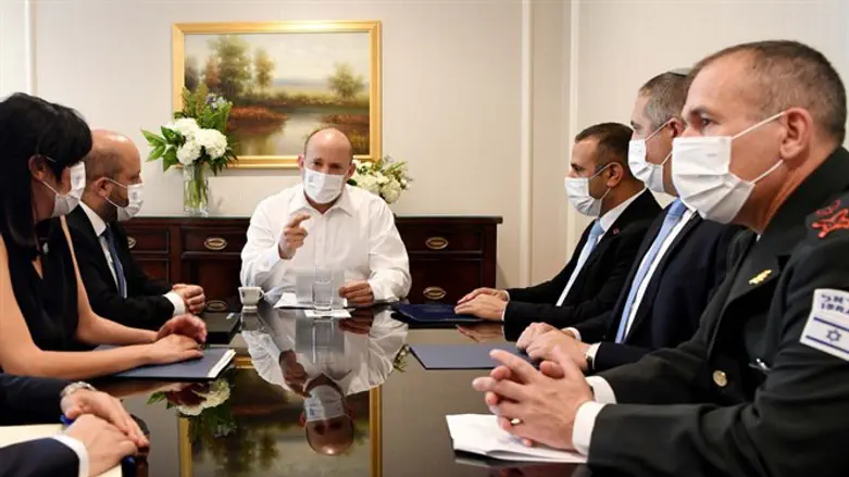 בנט בהתייעצות בוושינגטון