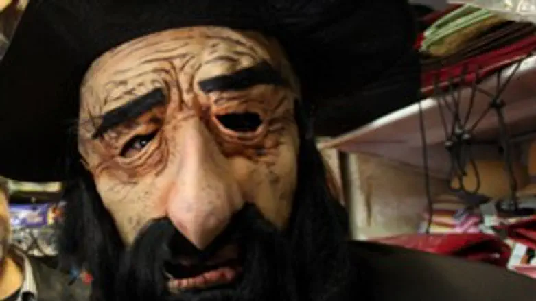 מטרות שלום יש לו...