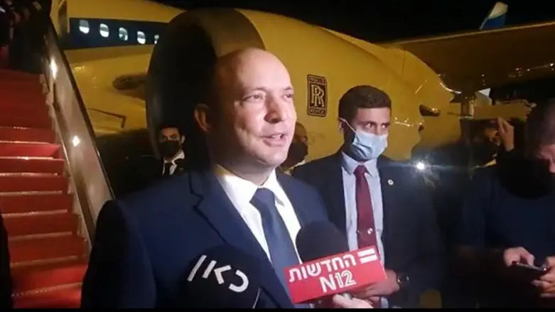 Нафтали Беннет перед отлётом в Израиль