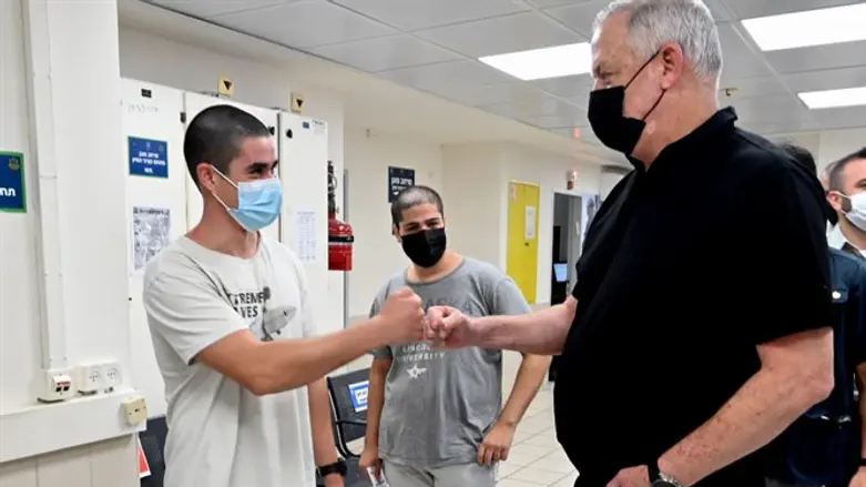 Бени Ганц и новобранцы