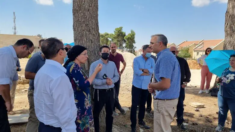 ביקור השדולה