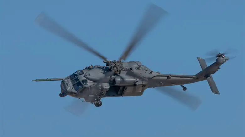 UH 60 Black Hawk helicopter