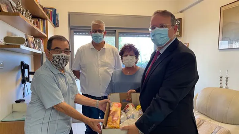 Hagoel, Kfar Saba Dep. Mayor Oren Cohen, and Holocaust survivors Juliette & Natan Goldman